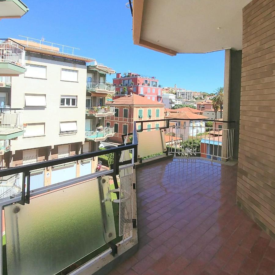 Casa Margherita, Centrale A Due Passi Dal Mare Бордигера Экстерьер фото